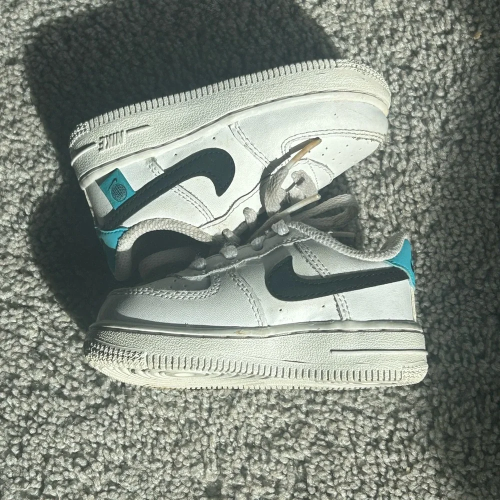 Nike White , Blue & Black Toddler Sneakers Size 5